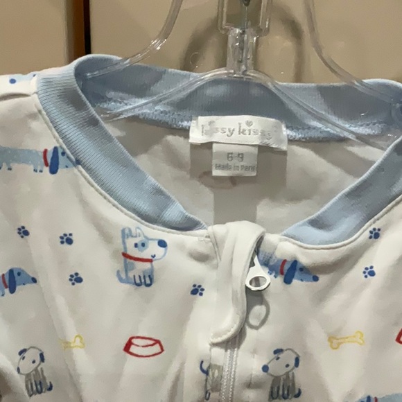 KISSY KISSY ZIPPERED SLEEPER IN SIZE 6-9 MONTHS - Picture 4 of 4
